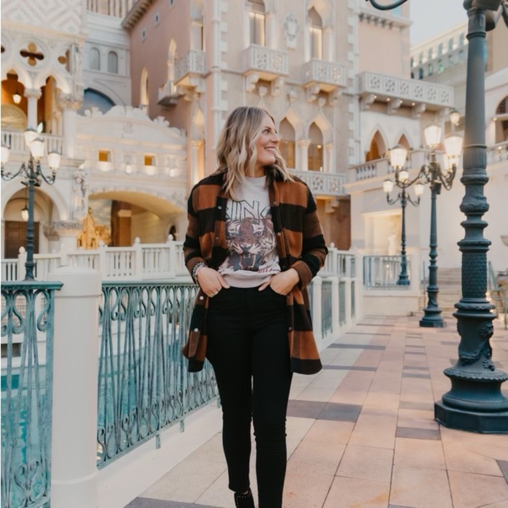 Selling my anine bing sweatshirt